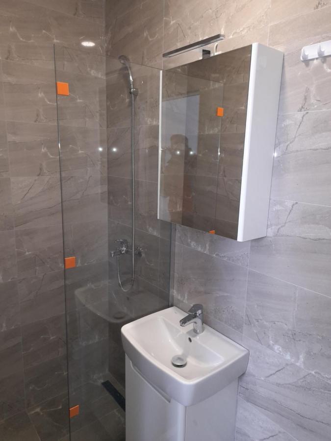 Apartmani Exit Pale Exteriör bild