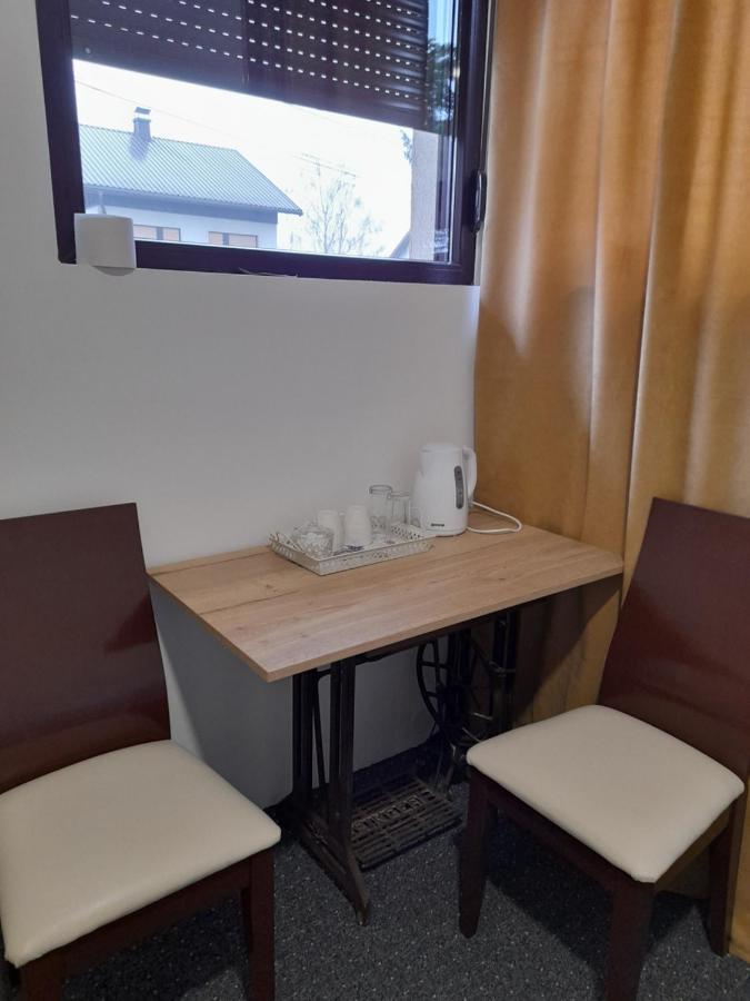 Apartmani Exit Pale Exteriör bild
