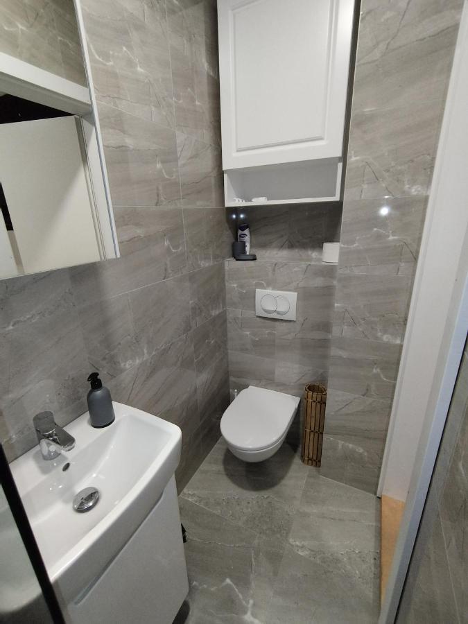 Apartmani Exit Pale Exteriör bild