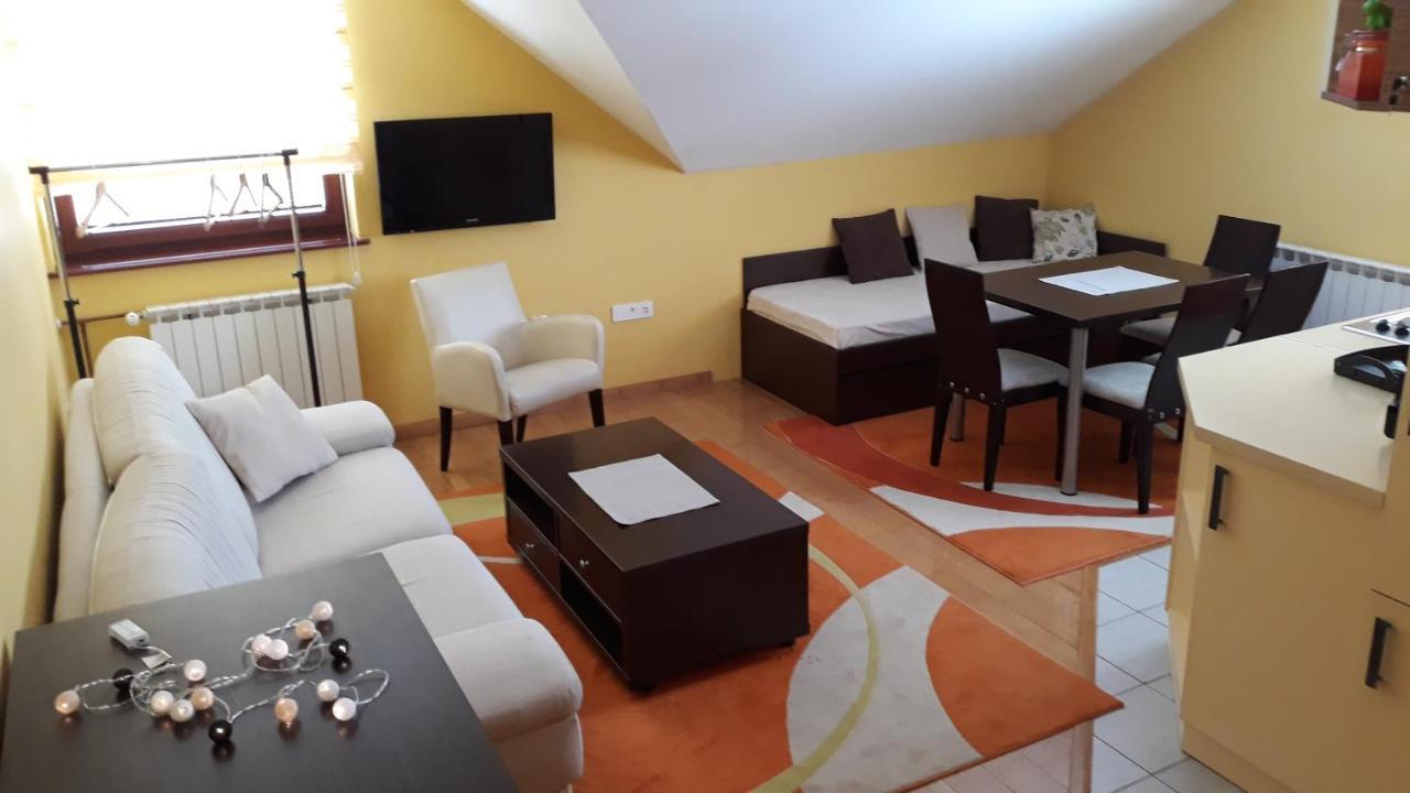 Apartmani Exit Pale Exteriör bild