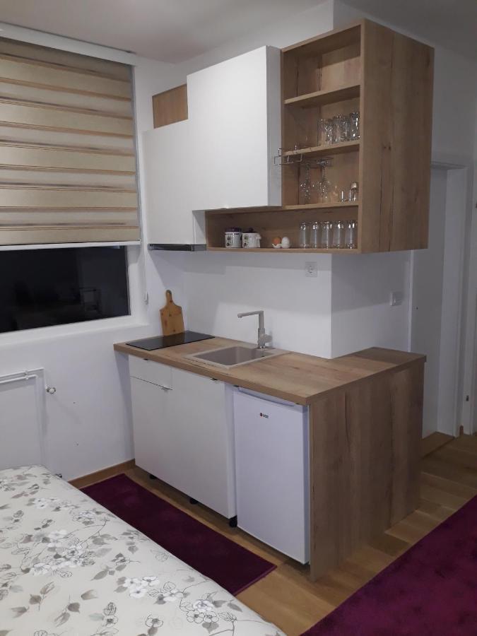 Apartmani Exit Pale Exteriör bild