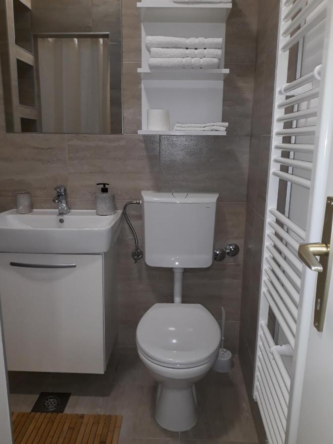 Apartmani Exit Pale Exteriör bild