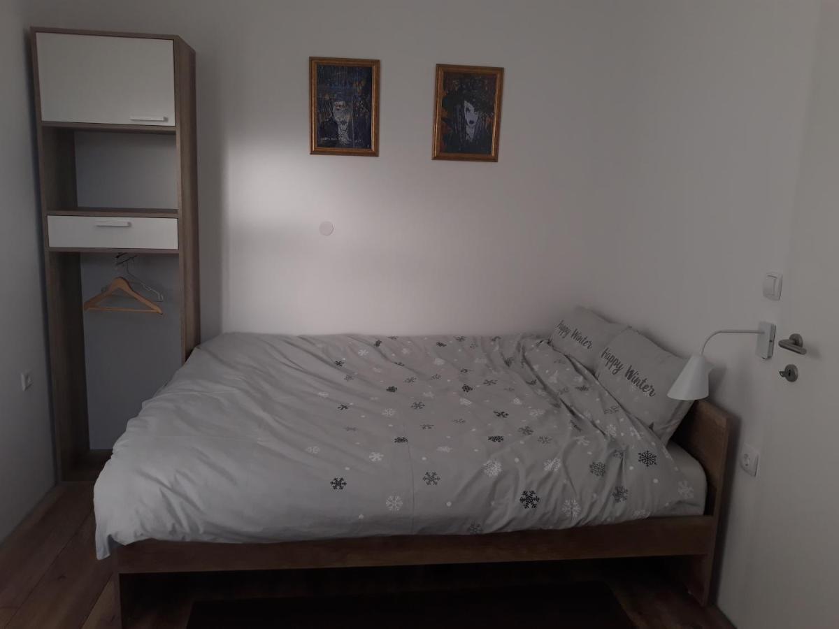 Apartmani Exit Pale Exteriör bild