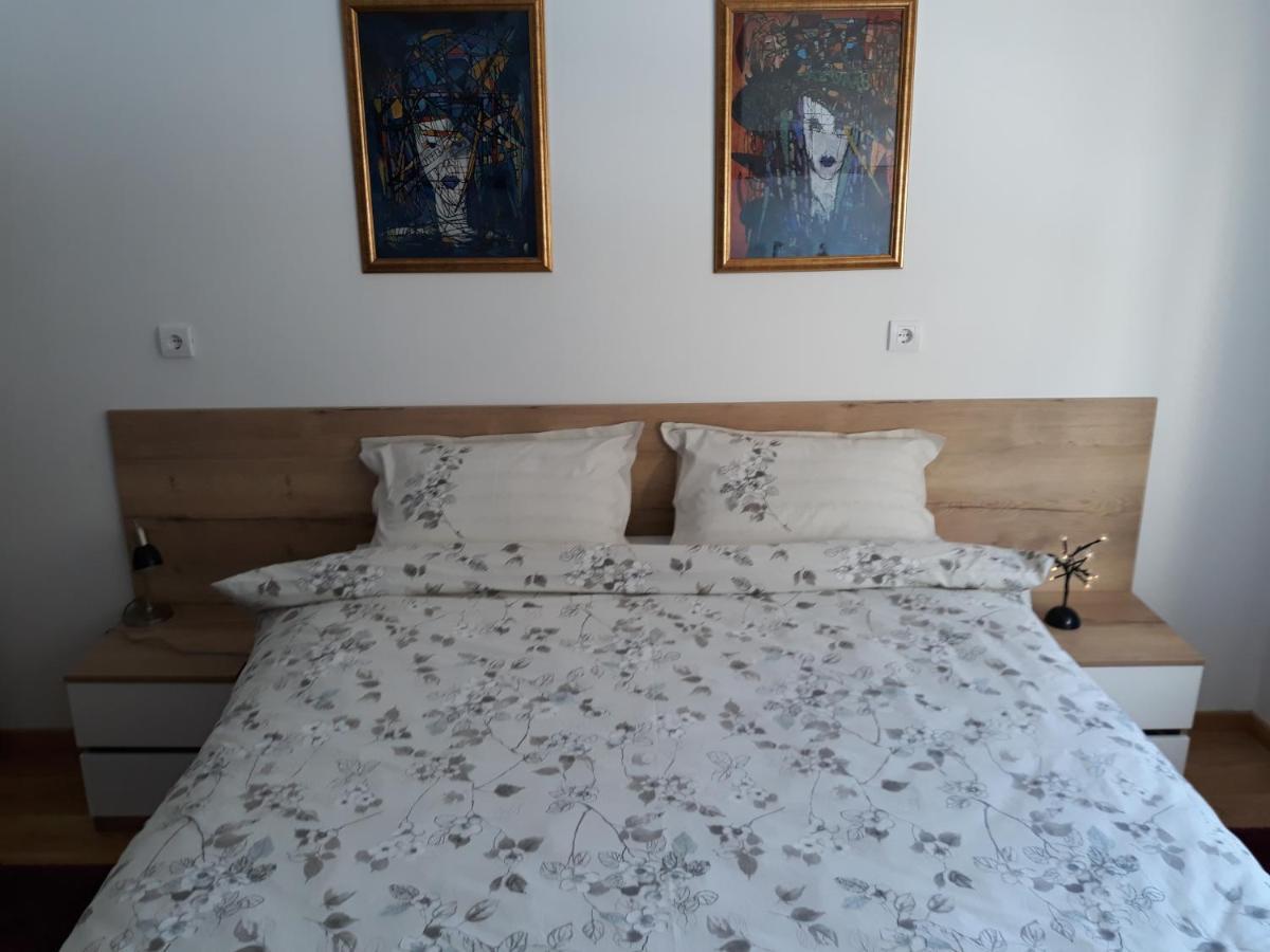 Apartmani Exit Pale Exteriör bild