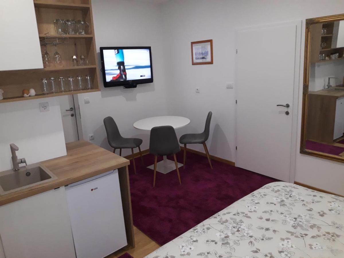 Apartmani Exit Pale Exteriör bild
