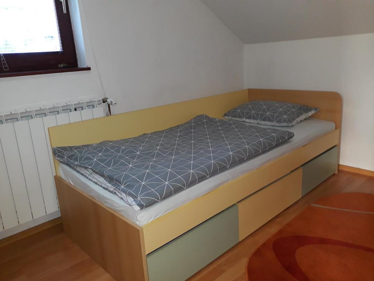 Apartmani Exit Pale Exteriör bild